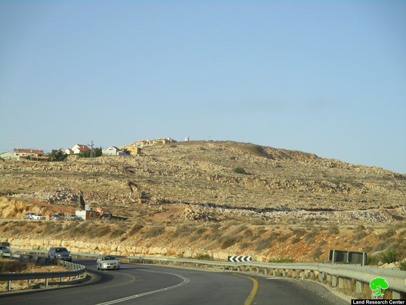 الشروع بإقامة سياج عازل في محيط مستعمرة ” عوفاريم” على حساب الأراضي الفلسطينية /  محافظة رام الله