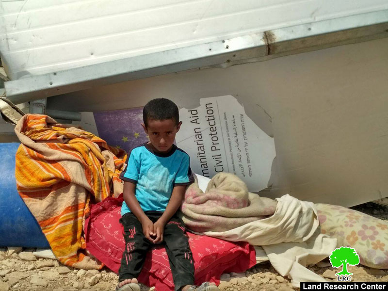 الاحتلال يهدم 4 منشآت في خشم الدرج شرق يطا