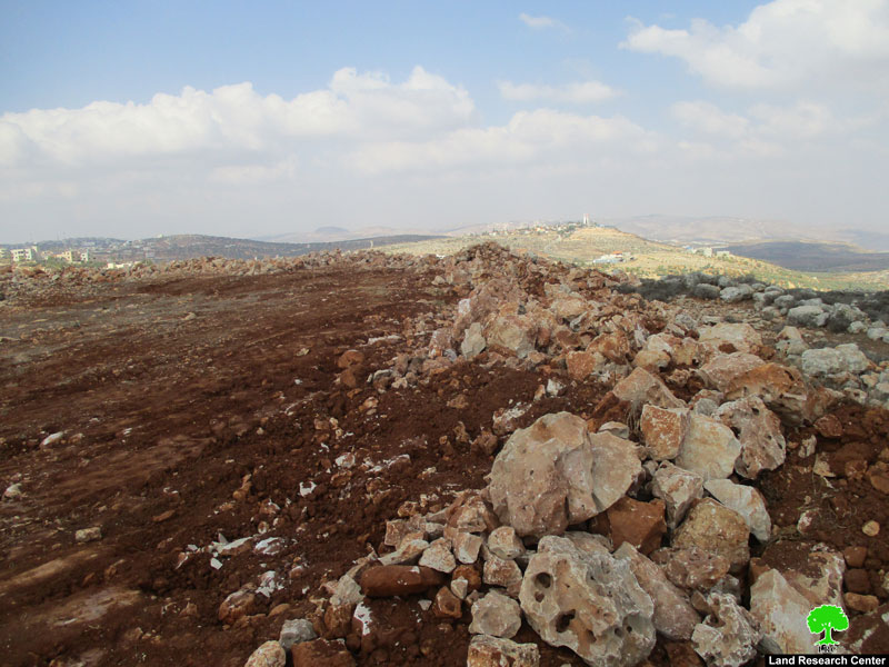 هدم جدران استنادية وإغلاق الطريق المؤدي إلى مكب النفايات في بلدة  قصرة