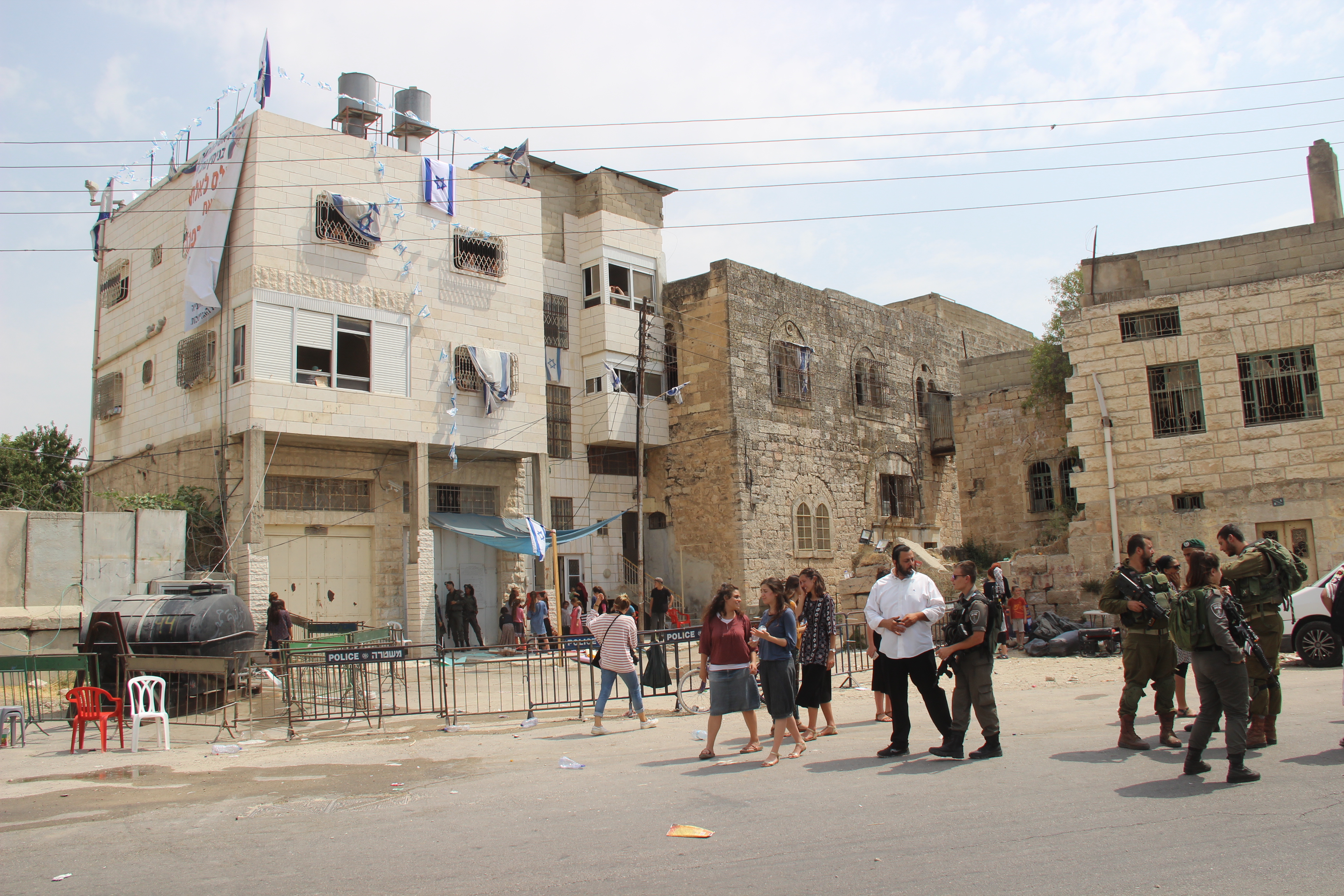 Israeli Colonists take over Hebron’s Old City building
