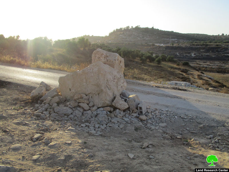 The Israeli Occupation Forces close the entrance to the village of Deir Nizam in Ramallah