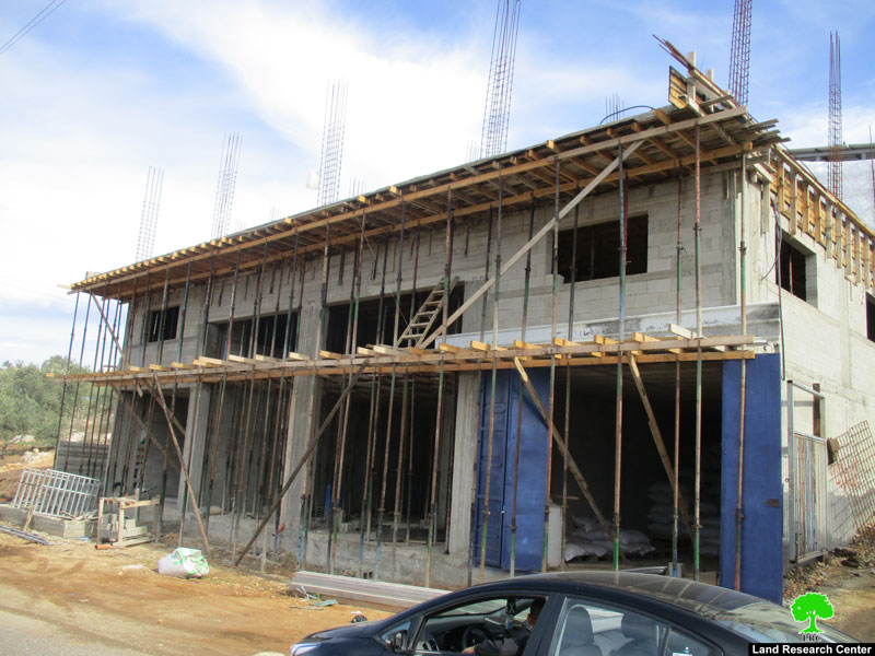 Israeli Occupation Authorities notify agricultural structures of stop-work in Qalqiliya governorate