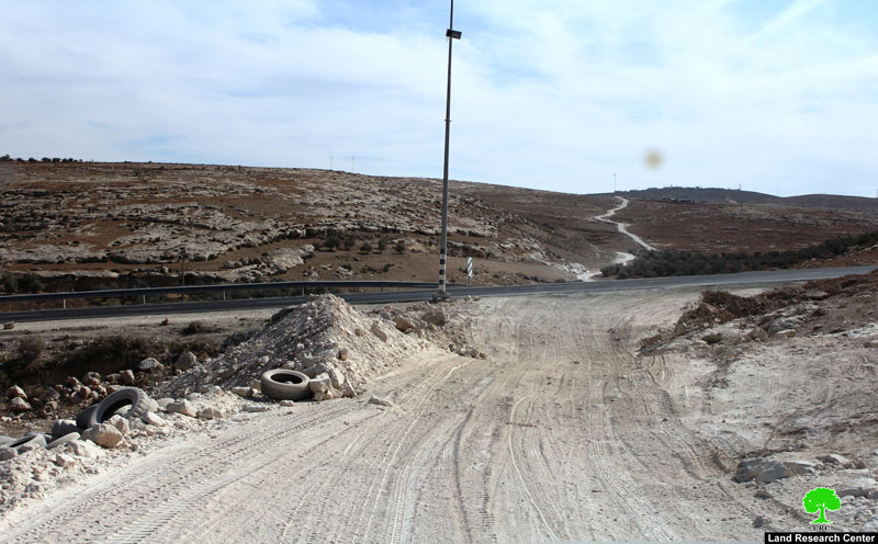 The Israeli Occupation Forces close a road in the Hebron village of Yatta