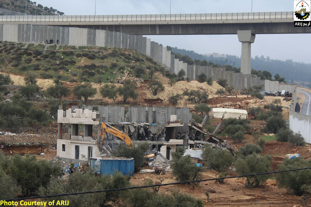 ‘Under the Guise of Unlicensed Construction’, Israel’s Jerusalem Municipality demolished two residential buildings in Bir Onah neighborhood