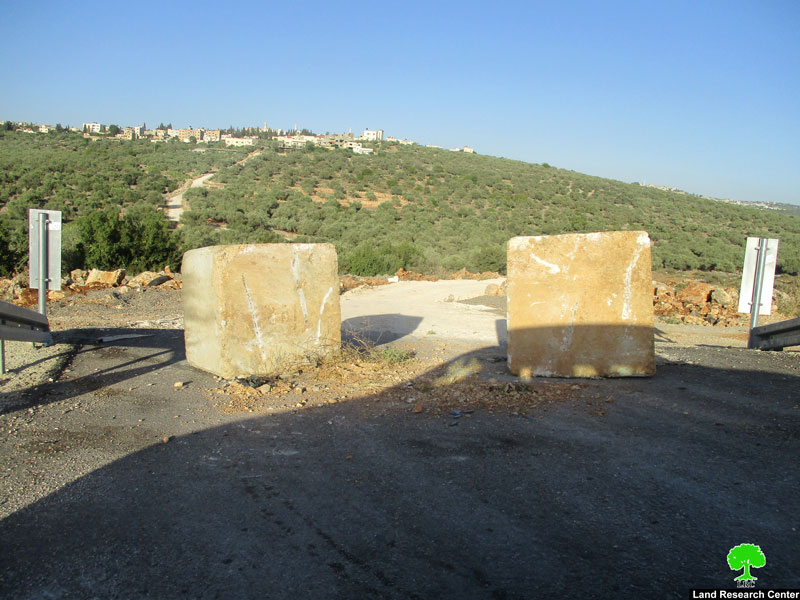 The Israeli Occupation Forces seal off agricultural road west Salfit governorate