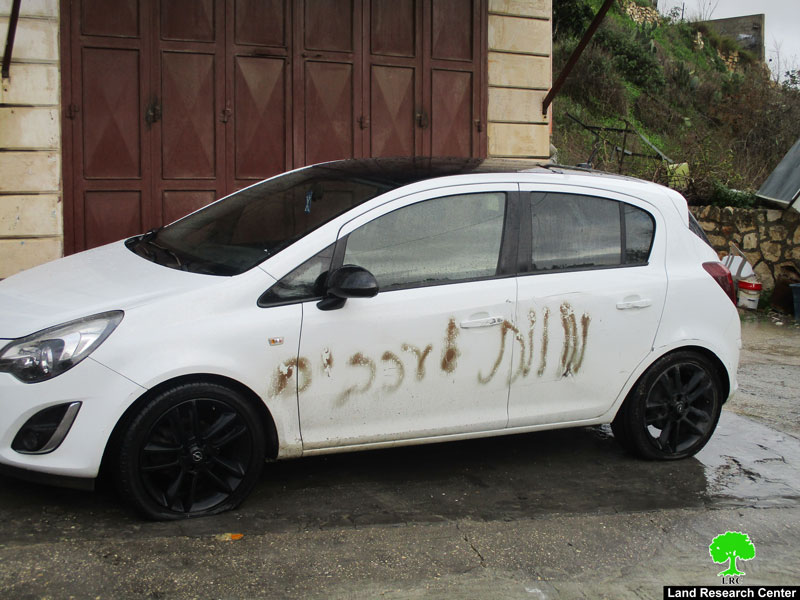 خط شعارات تحريضية على عدد من المركبات الفلسطينية في قرية جيت محافظة قلقيلية