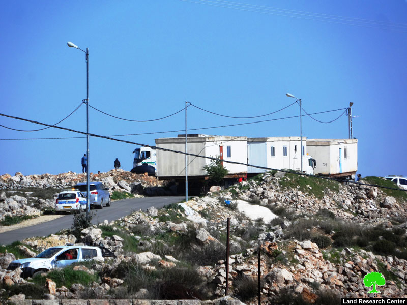 مستعمرون يقيمون بؤرة جديدة شرق الخليل