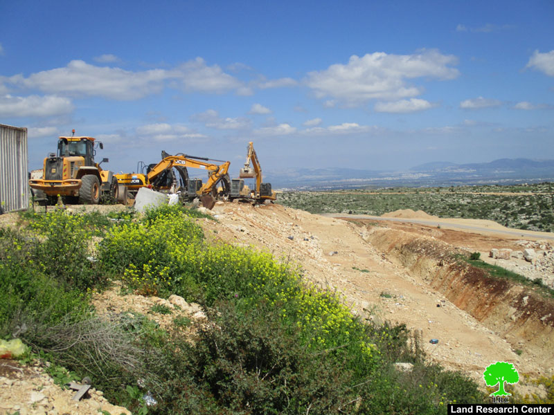الشروع  في إقامة مقطع من الجدار العنصري حول مستعمرة “شاكيد” على أراضي قرية ظهر المالح / محافظة جنين