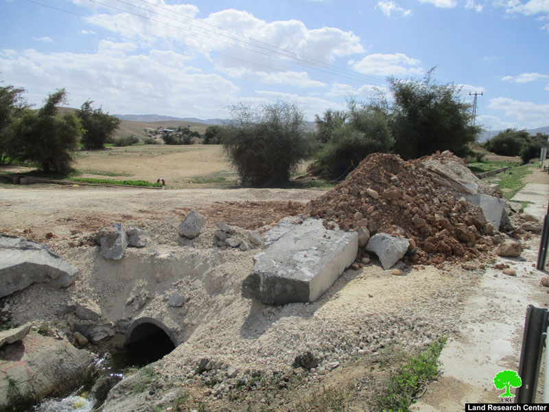 Israeli Occupation Forces close roads and demolish houses in Jericho governorate