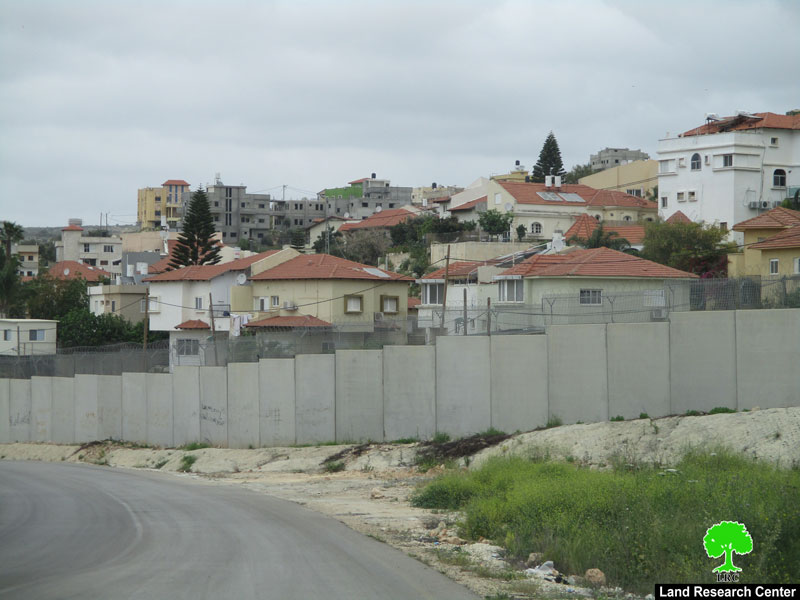 الاحتلال الاسرائيلي يجري تغيرات جديدة في بنية الجدار العنصري حول قرية عزون عتمة