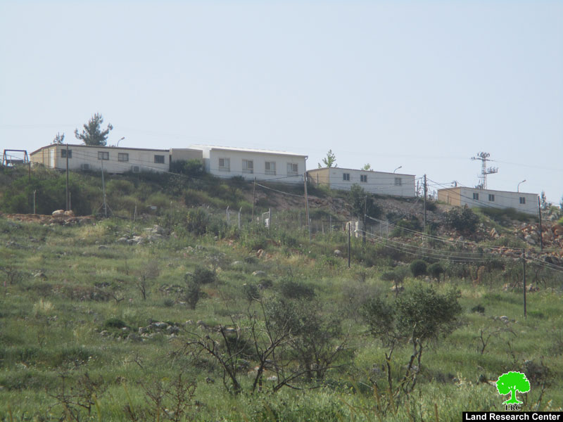 إضافة عدد من الوحدات السكنية المتنقلة  بالقرب من مستعمرة تفوح شمال قرية ياسوف محافظة سلفيت