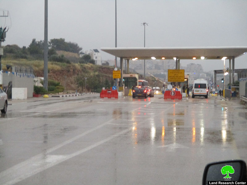 هدم عدد من المنشآت التجارية بالقرب من حاجز نعلين العسكري محافظة رام الله