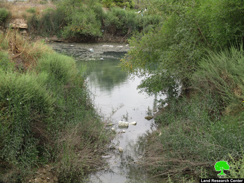 مصادرة مضخة مائية في منطقة الدير شرق قرية عين البيضا محافظة طوباس