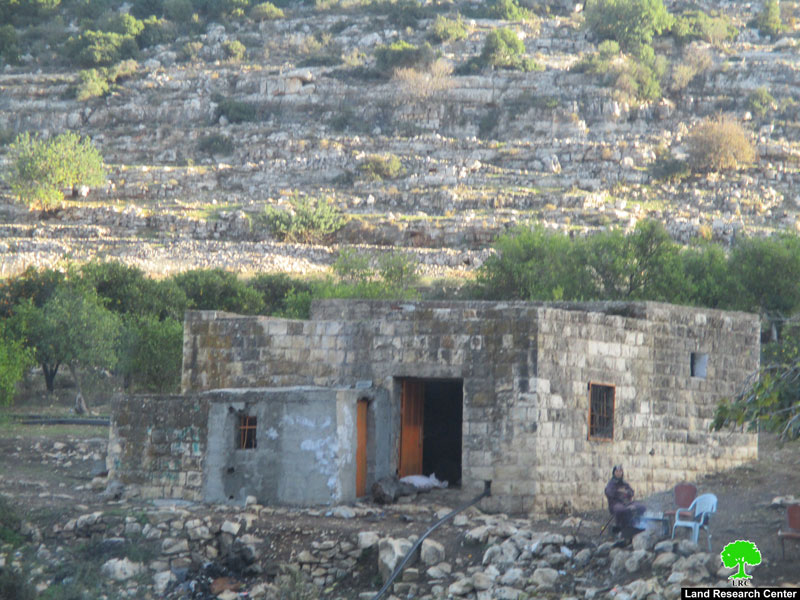 هدم مسكن زراعي ومغارة ومصادرة محتوياتهما في منطقة واد قانا محافظة سلفيت