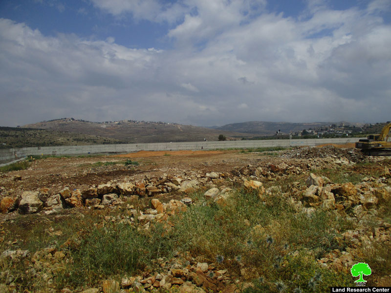 اخطار بوقف البناء يطال الملعب الوحيد في قرية شقبا  محافظة رام الله