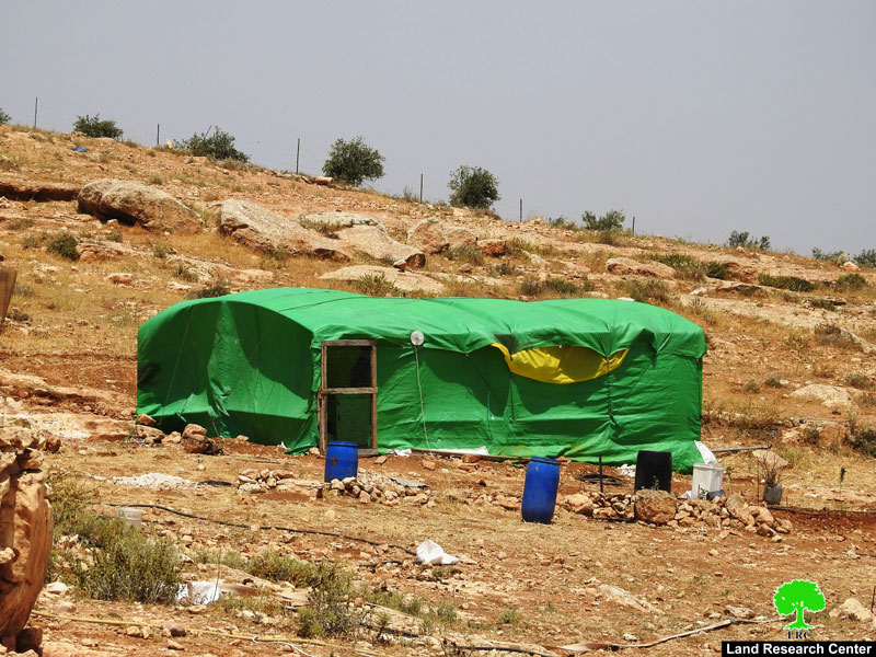 إخطارات بوقف العمل في مساكن وعيادة صحية في شعب البطم شرق يطا محافظة الخليل