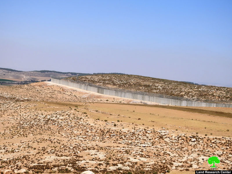 إخطارات بوقف العمل في منزلين بقرية الرماضين جنوب الخليل