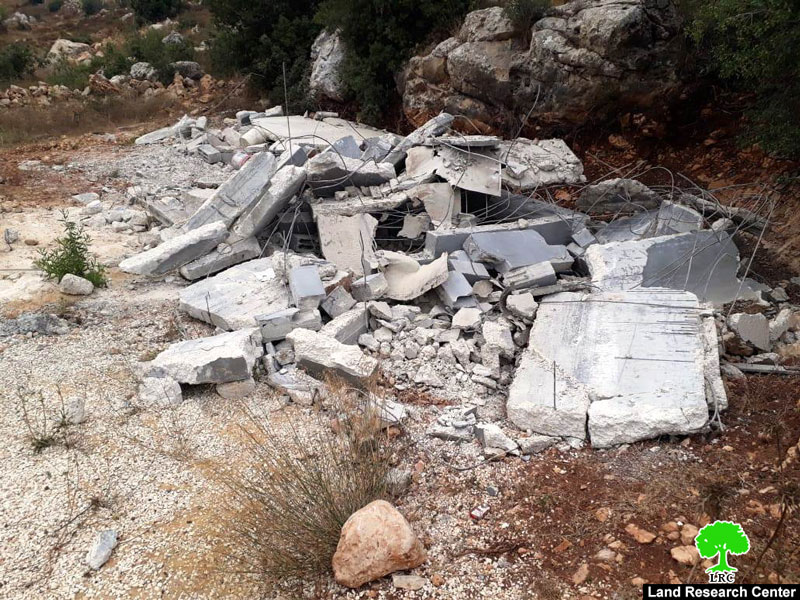 الاحتلال يهدم 12 قبرا في مخيم العروب شمال الخليل