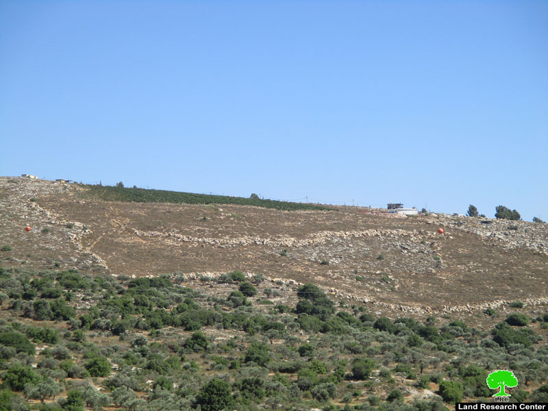 بالتزامن مع ادعاء الاحتلال إخلاء بؤرة تفوح الاسرائيلية الاحتلال يشرع بتنفيذ شق طرق التفافية في محيط المنطقة محافظة سلفيت