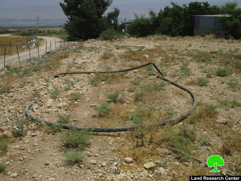 ردم فتحات مائية ومصادرة خطوط المياه للمرة الثانية في قرية بردلة / محافظة طوباس
