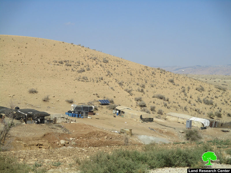 الاحتلال الاسرائيلي يخطر بهدم مساكن ومنشآت زراعية في خربة الحديدية/ محافظة طوباس