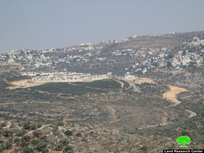 Expanding colonial outpost “Zeit Ra’anan” East Beitillu