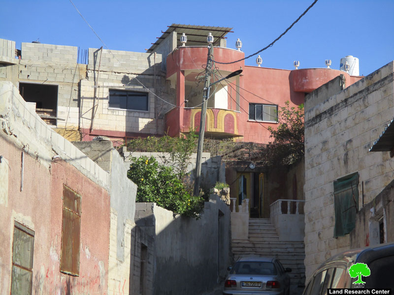 Israeli forces pump cement into the residence of Prisoner Yusif Kmail in Qabatiya / Jenin governorate