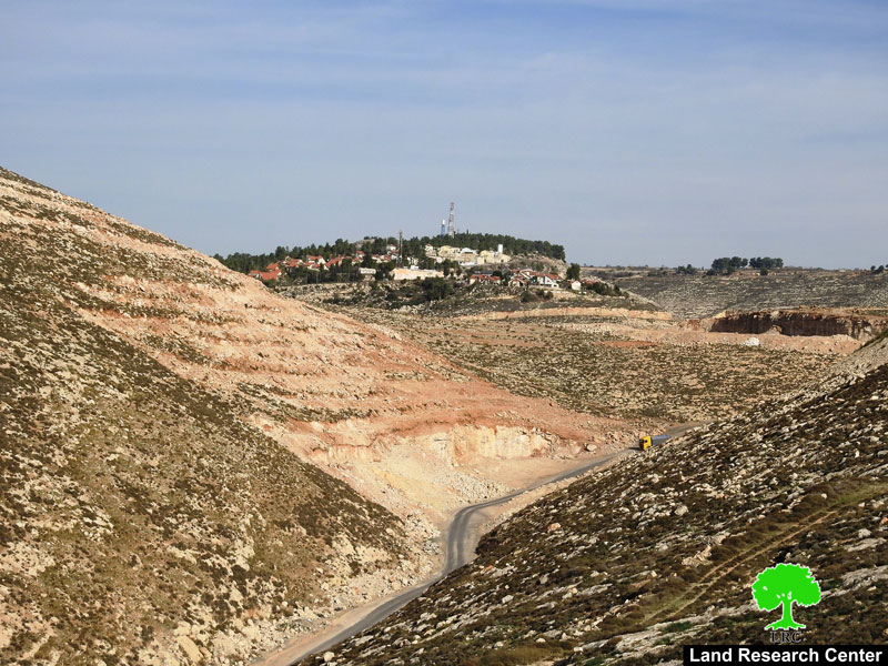 الاحتلال يهدم مسكناً زراعياً في قرية سوبا غرب الخليل