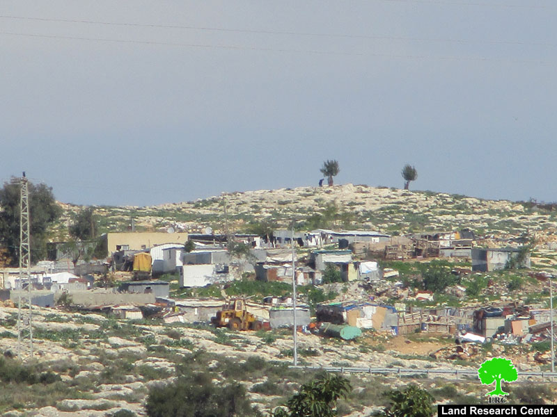 الاحتلال الإسرائيلي يخطر بوقف البناء لخمسة منشآت في تجمع الرماضين الجنوبي / محافظة قلقيلية