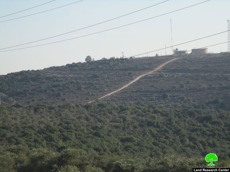 Opening new colonial road at the expense of agricultural lands in Jinsafut village / Qalqilya governorate