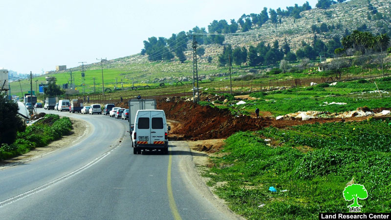 Attacking farmers in Al-Hijra / south Hebron