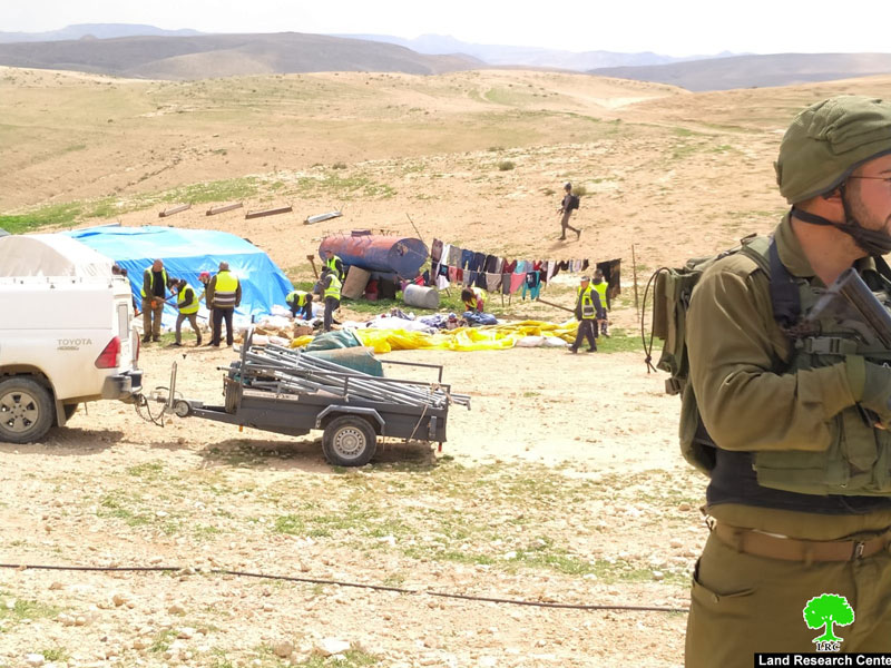 Confiscations and threats in the Yatta Hamlet of Al-Fakhit / Hebron Governorate