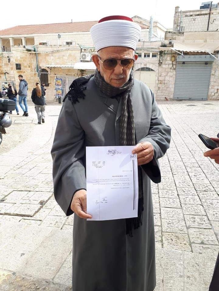 The Israeli occupation authorities ban tens of Jerusalemites from entering Al-Aqsa mosque/ occupied Jerusalem