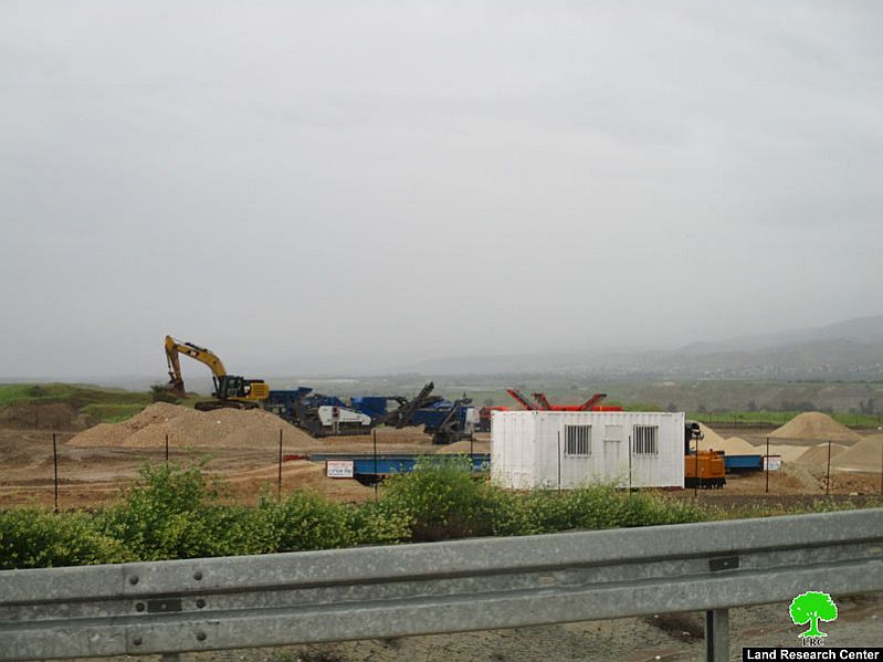 الشروع بإنشاء كسارة إسرائيلية على أراضي فلسطينية في منطقة الساكوت / محافظة طوباس