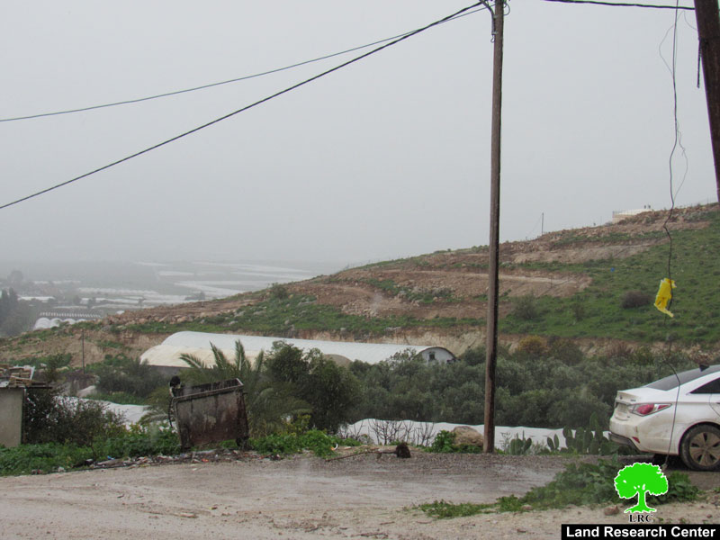 الشروع بتجريف أراضي زراعية في قرية كردلة تمهيداً لإنشاء خط مائي جديد لخدمة المستعمرين / محافظة طوباس