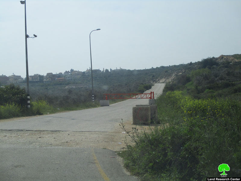 Setting up a Metal Gate on Bruqin Western Entrance / Salfit Governorate