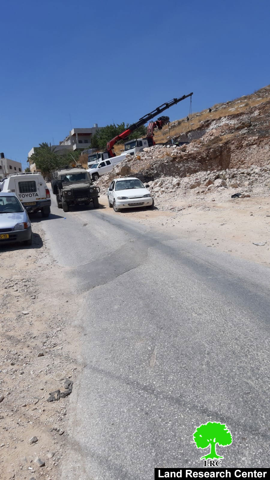 The Occupation Authorities Demolish and Confiscate a Facility in Hebron
