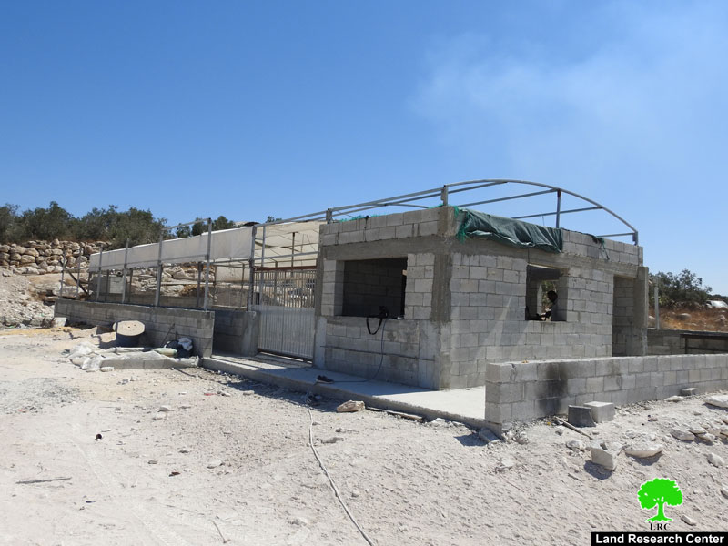 The Civil Administration Notifies an Agricultural facility in Idhna / Hebron Governorate