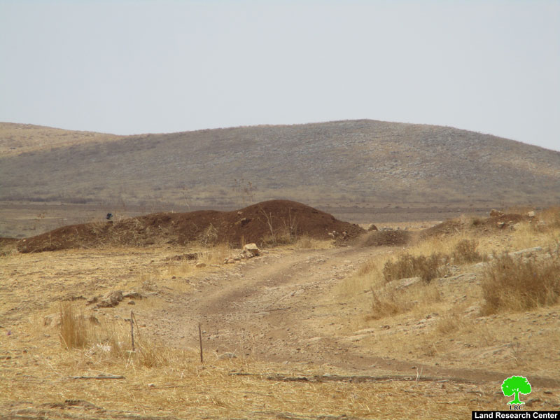 إغلاق الطريق الزراعي المؤدي الى خربة الحديدية / محافظة طوباس