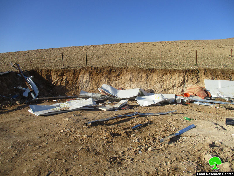 هدم ومصادرة  عدداً من المنشآت الزراعية والسكنية في منطقة شلالات العوجا / محافظة أريحا