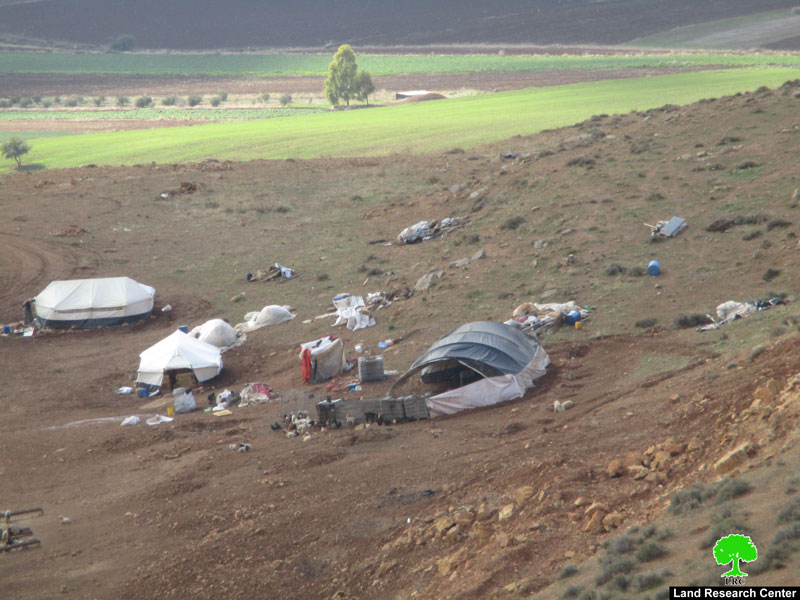 هدم  ومصادرة خيمتين للسكن  شرق منطقة عينون في محافظة طوباس