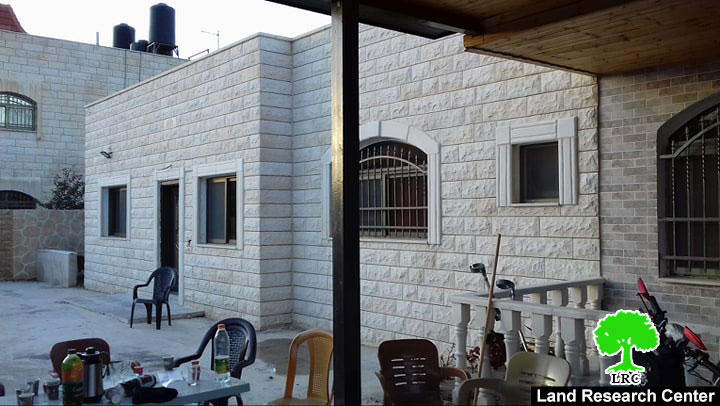 بذريعة الأمن … إخطار بهدم مسكن عائلة الأسير احمد جمال قمبع في مدينة جنين