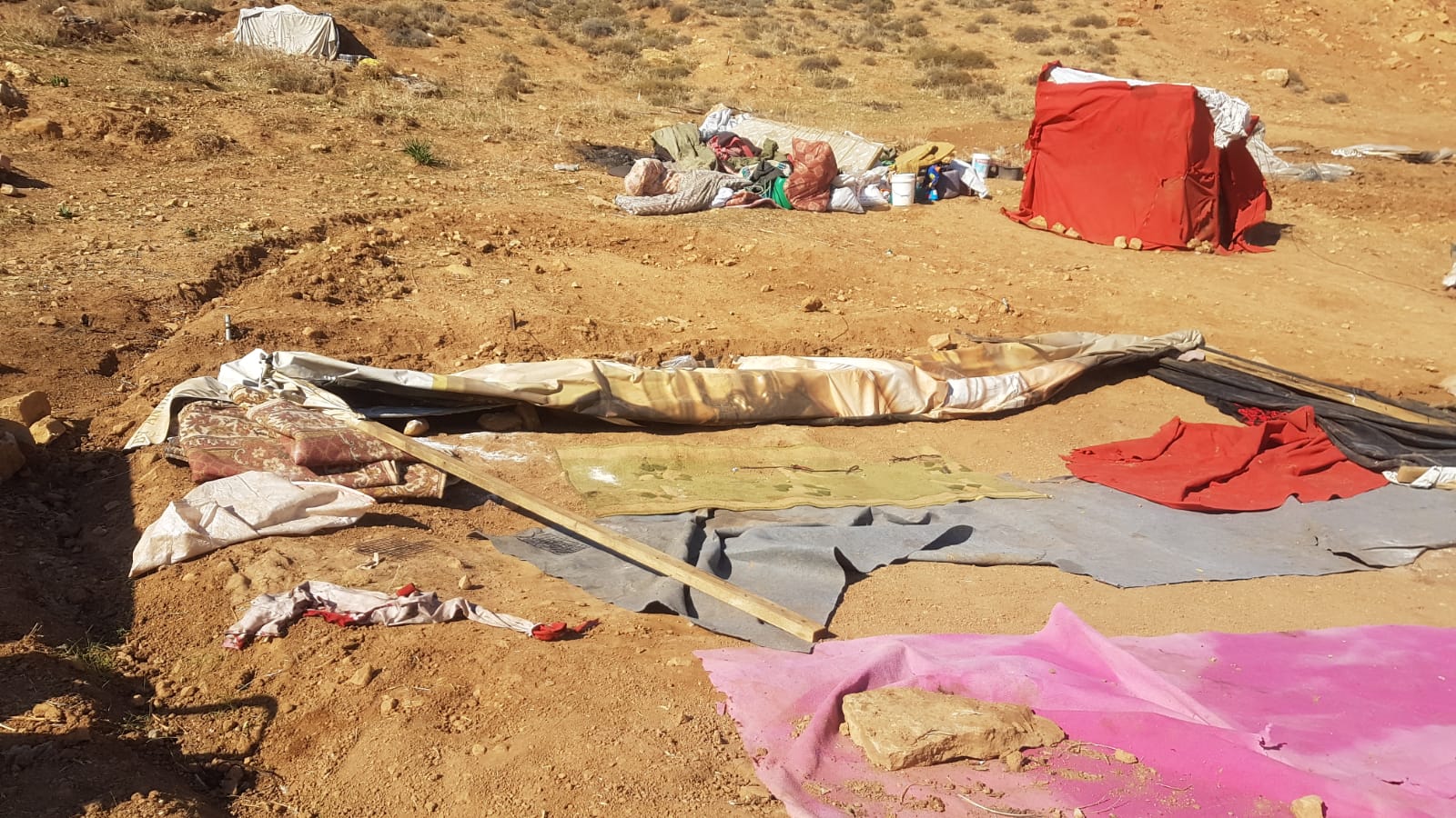 الاحتلال الإسرائيلي يهدم ويصادر منشآت زراعية وسكنية في منطقة عينون / محافظة طوباس