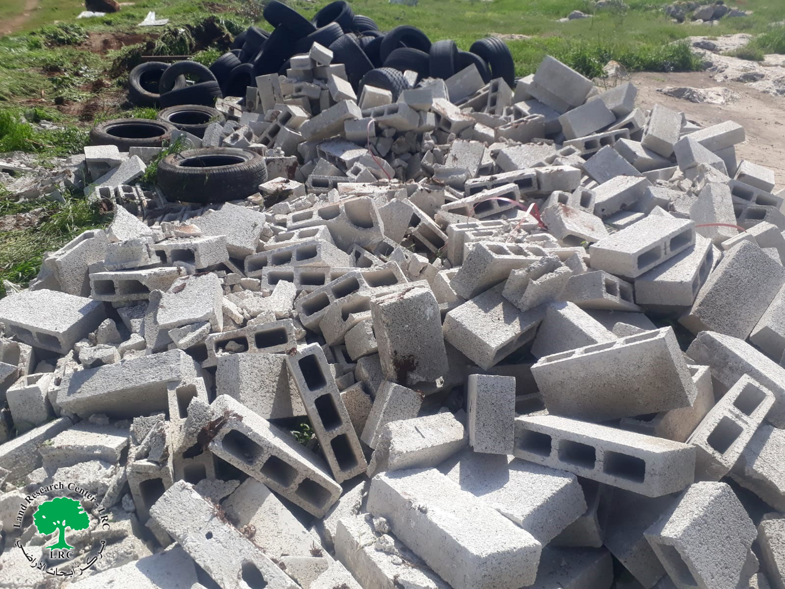 الانتهاكات الاسرائيلية في ظل كورونا: هدم مسكن ومصادرة خيام وأدوات بناء  في خربة  ابزيق /  محافظة طوباس