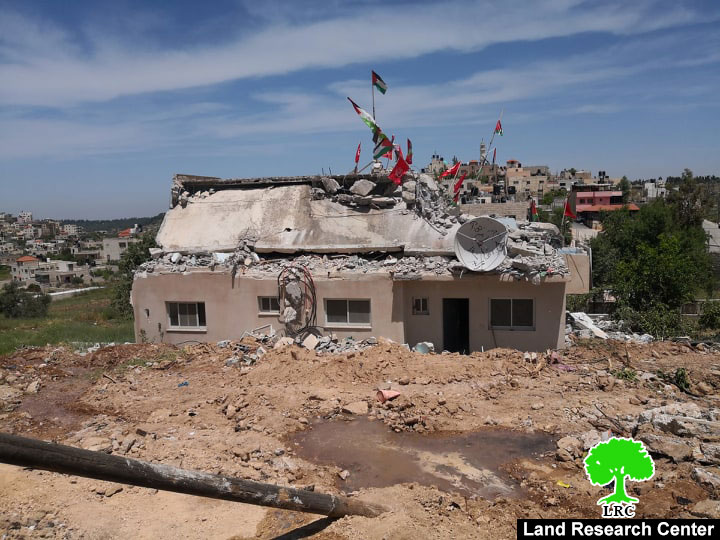 بذريعة الأمن الاحتلال يهدم  منزل  عائلة  الأسير قسام  البرغوثي في  بلدة  كوبر / محافظة رام الله