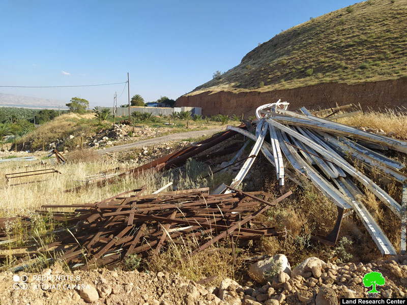 الانتهاكات الإسرائيلية في ظل كورونا: تفكيك ومصادرة  بركس  معدني صناعي  في  قرية  الجفتلك / محافظة أريحا