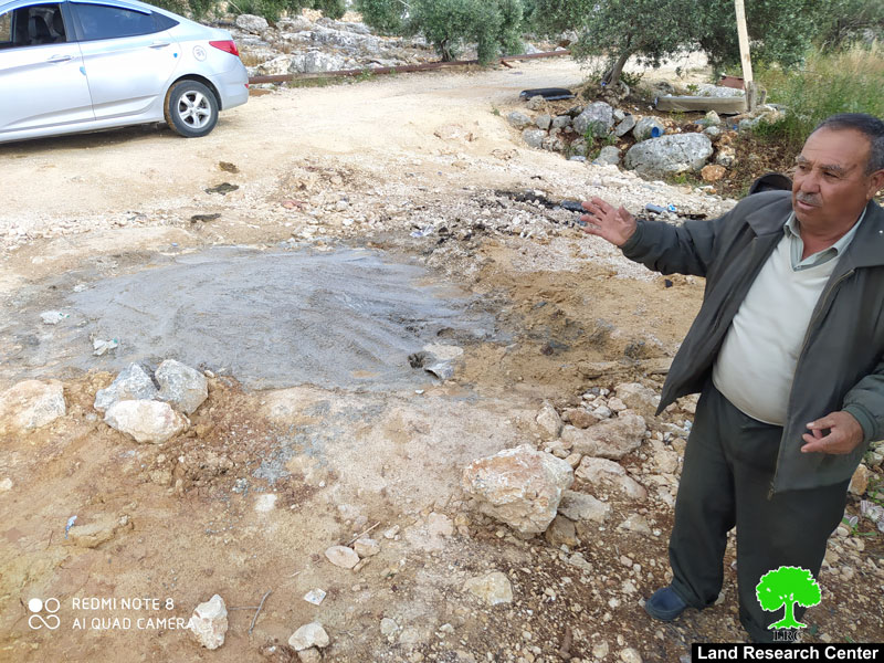 الانتهاكات الإسرائيلية في ظل كورونا: مصادرة حفار للمياه وإخطار بحفر بئر مائي في قرية رأس عطية / محافظة قلقيلية