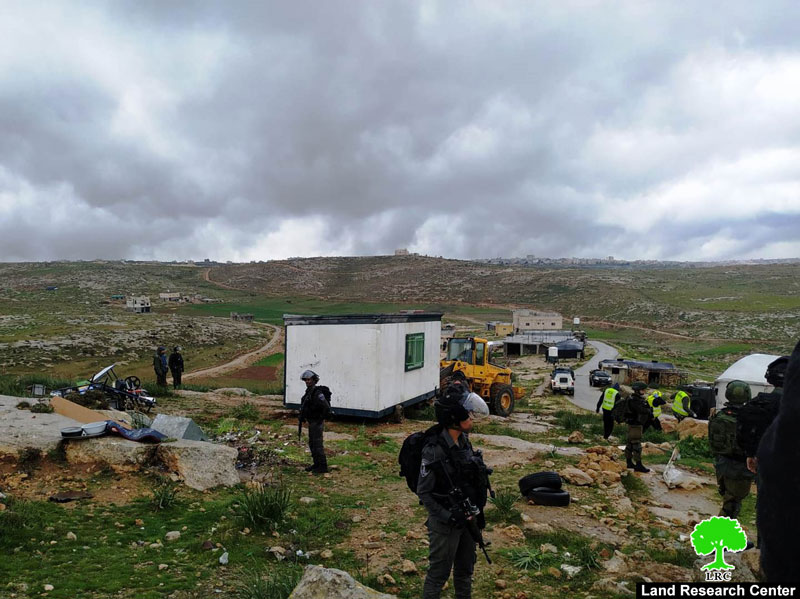 The Israeli Occupation confiscates a classroom from Susiya school – Yatta / South Hebron
