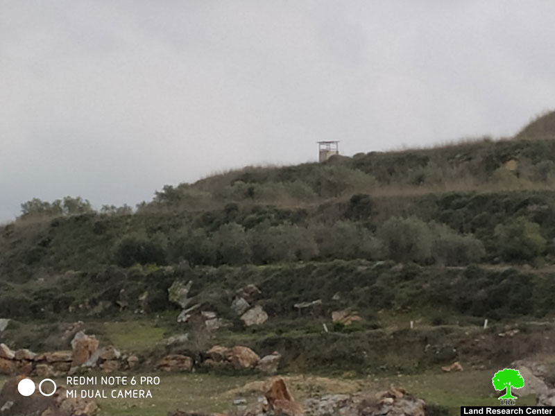 وضع نقاط عسكرية للمراقبة لصالح البؤرة الاستعمارية ” حفات جلعاد” على حساب أراضي قرية جيت / محافظة قلقيلية