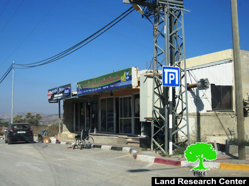 استدعاءات  لمواطنين في بلدة يعبد لمناقشة هدم منشآتهم التجارية / محافظة جنين